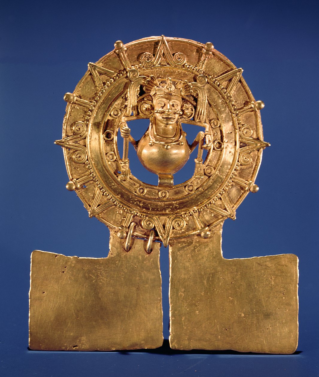 Anhänger, der eine Sonnenscheibe darstellt, Zaachila, Oaxaca von Mixtec