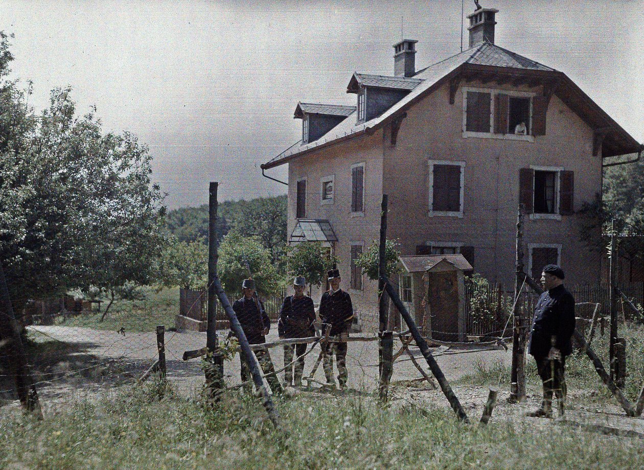 Die Grenze zwischen der Schweiz und Frankreich in der Gemeinde Beurnevésin im Kanton Jura, Frankreich, 19. Juni 1917 von Paul Castelnau