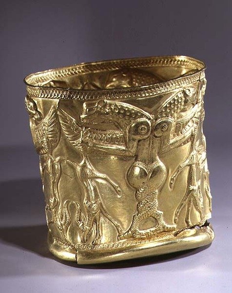 Kelch mit mythologischen Kreaturen verziert, Nordwestiran, ca. 1200-1100 v. Chr. von Persian School