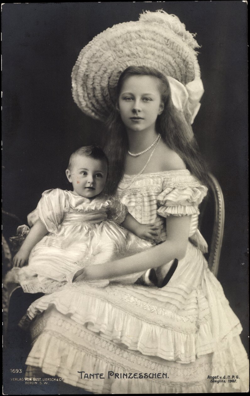 Tante Prinzesschen, Prinzessin Luise von Preußen von Photographer German