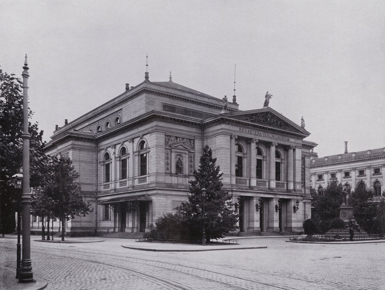 Leipzig: Gewandhaus und Mendelssohn-Denkmal von Photographer German