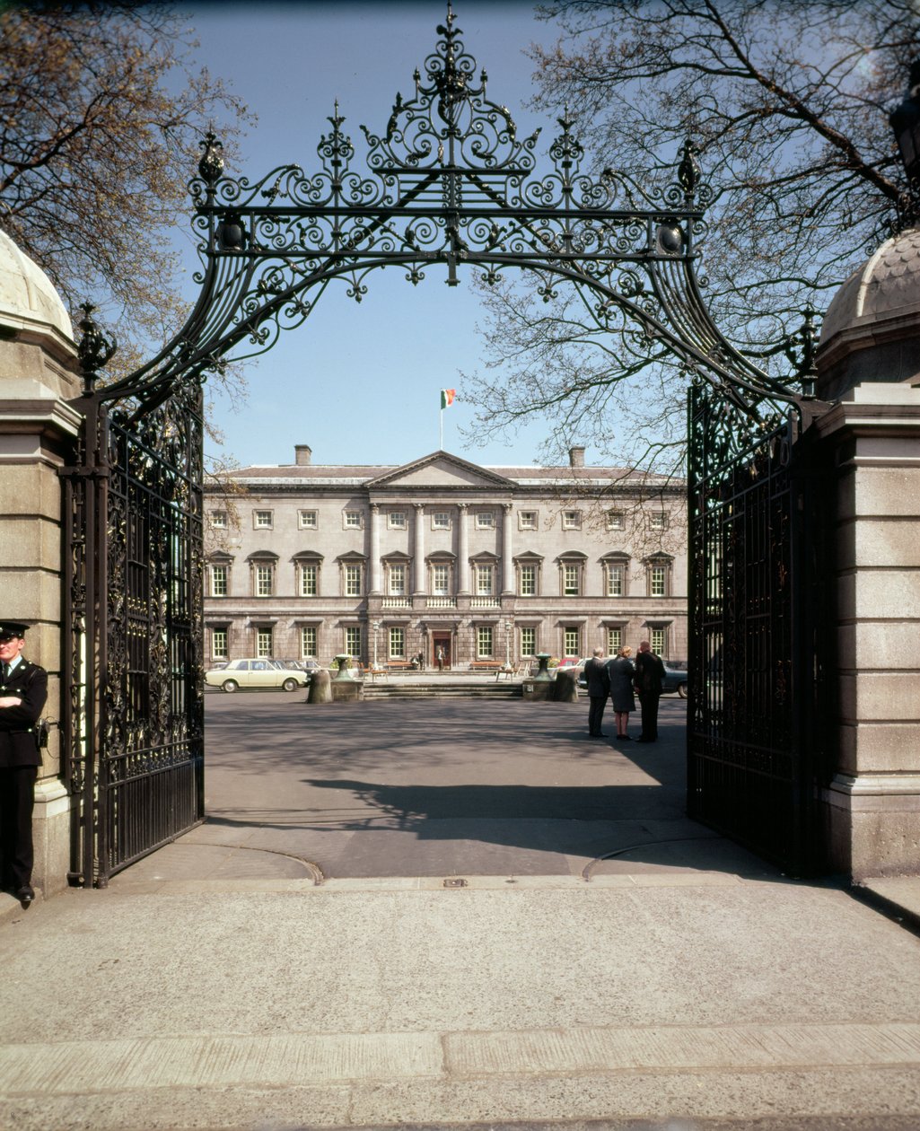 Außenansicht vom Tor, gebaut 1745-47 von Richard Castle