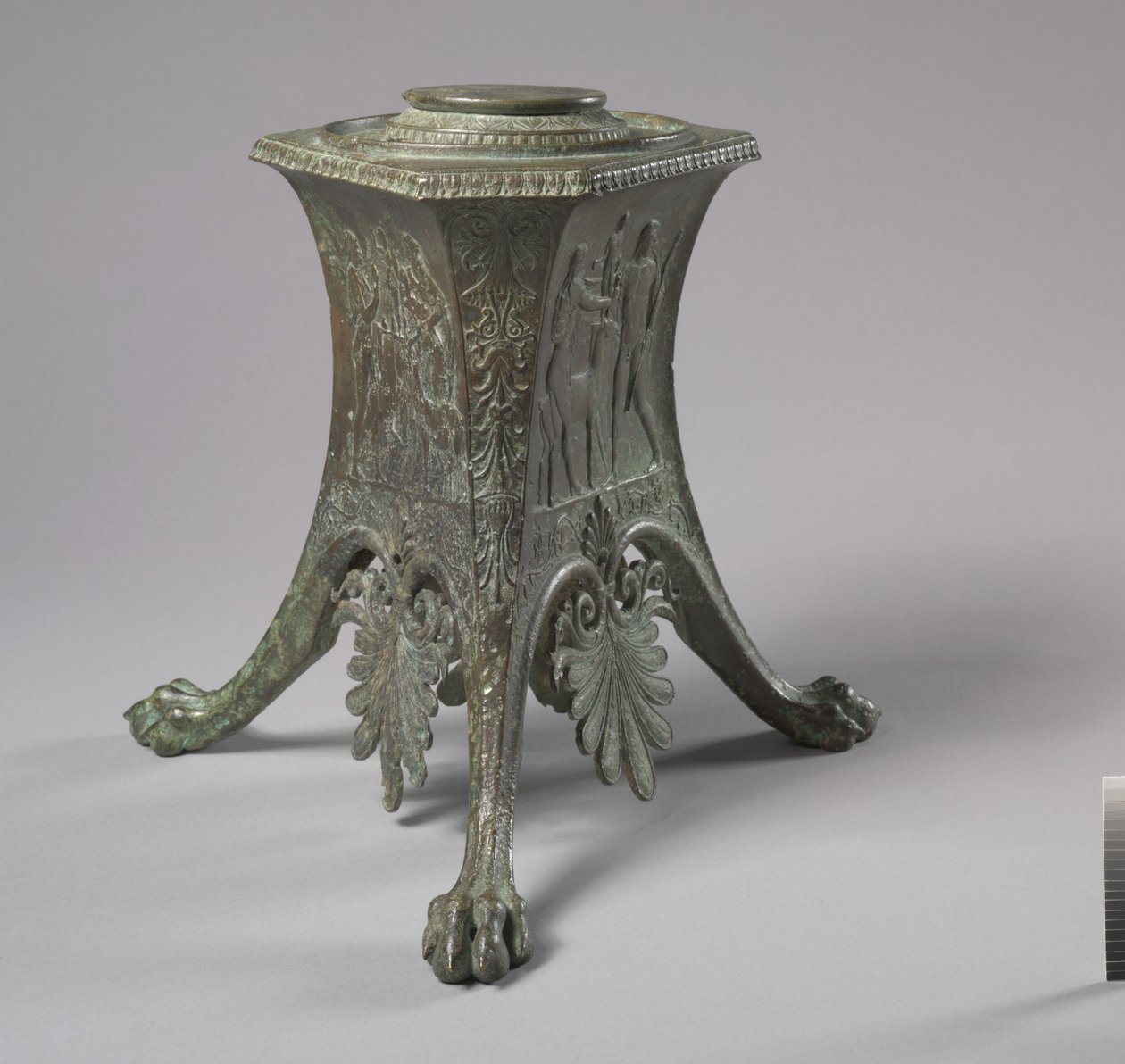 Dreifußbasis, 100-1 v. Chr. von Roman Imperial Period