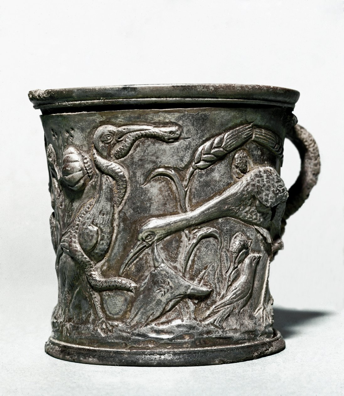 Silberbecher mit Vögeln und Weizen von Roman Roman