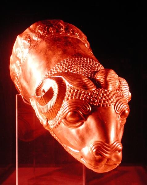 Rhyton in Form eines Mufflonkopfes (Gold) von Scythian