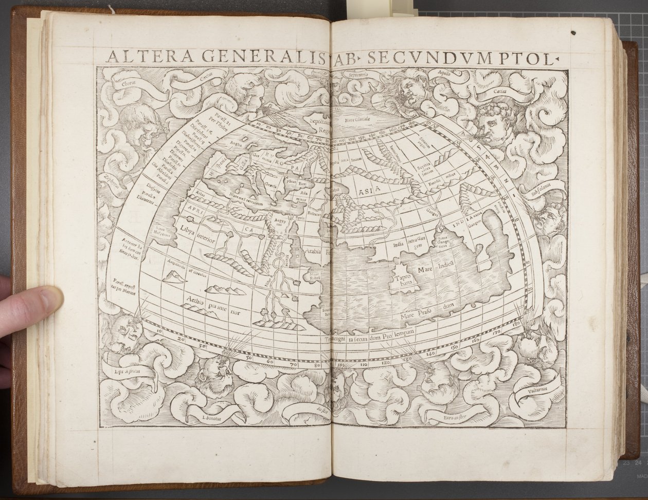 Globus, aus Cosmographia, 1544 von Sebastian Munster