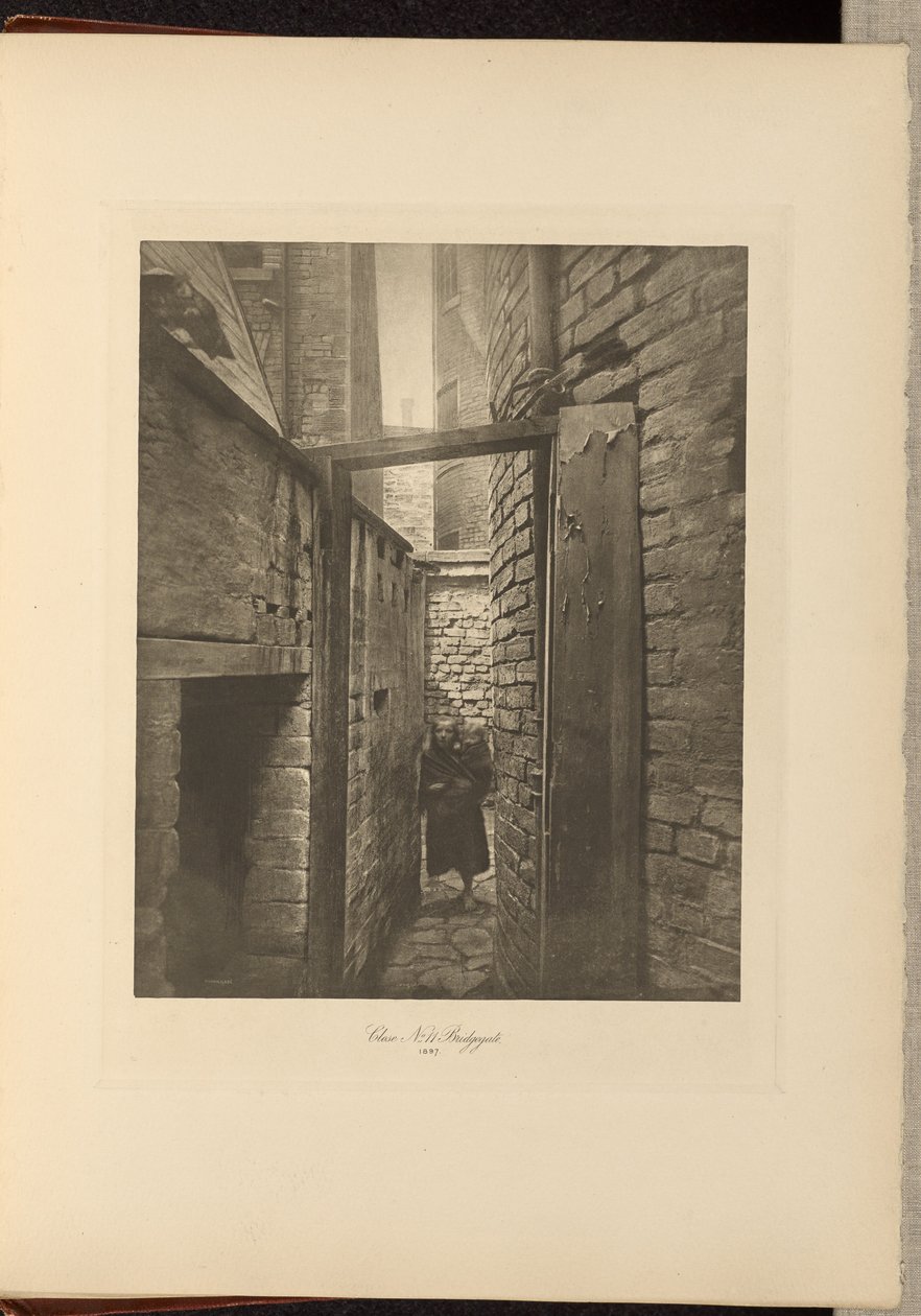 Close Nr. 11 Bridgegate von Thomas Annan