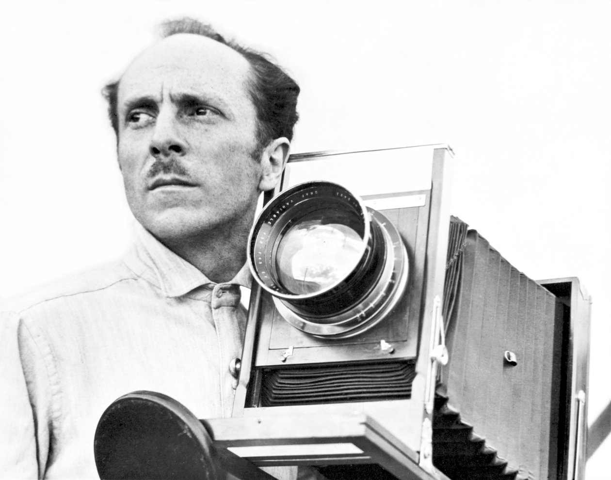 Edward Weston mit seiner Seneca-Kamera, Mexiko, 1924 von Tina Modotti