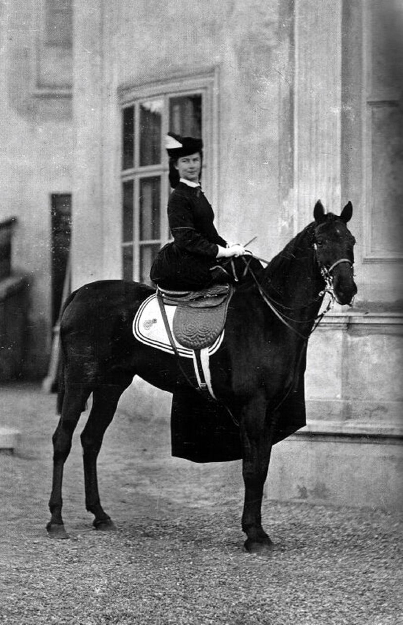 Die Kaiserin von Österreich Elisabeth Amelie Eugenie von Wittelsbach, genannt Sissi, 1896 in Biarritz von Unbekannt Unbekannt