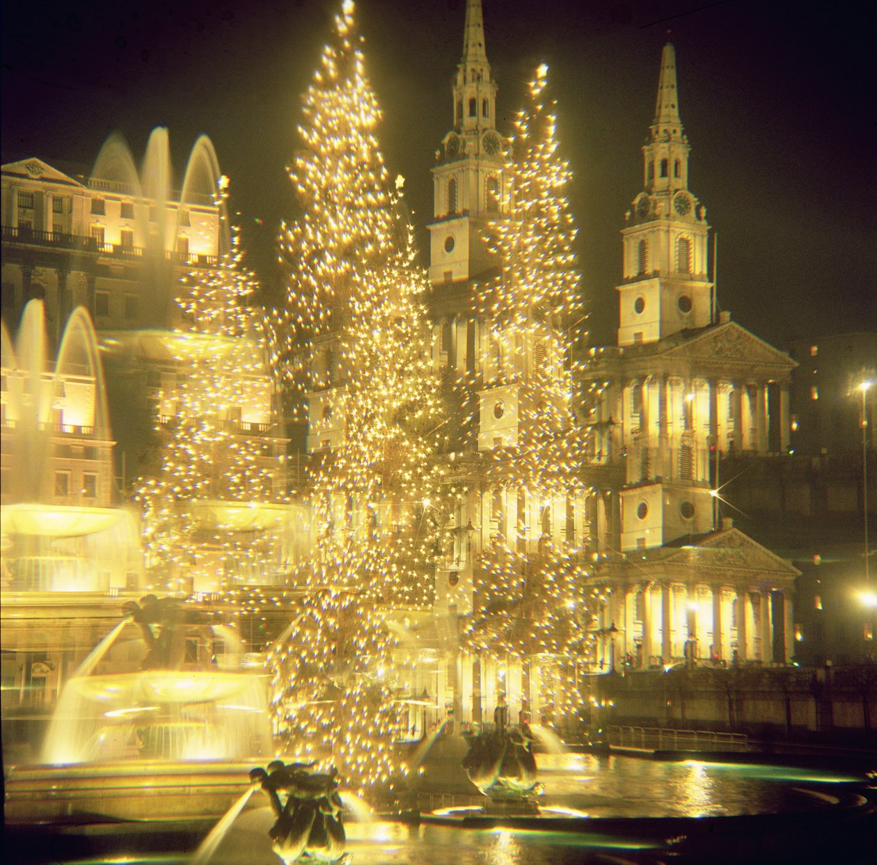 Trafalgar Square, Weihnachtsbeleuchtung von Unbekannt Unbekannt
