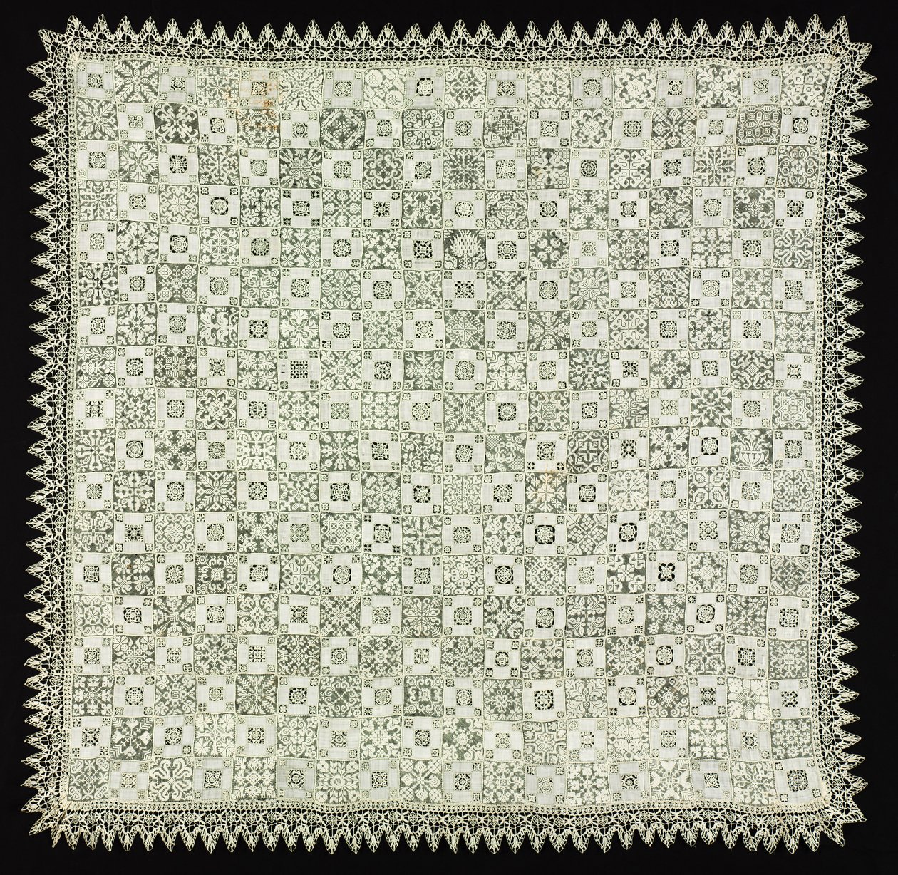 Stoff mit Blumen- und Pflanzenmustern, 1560-1600 von Unbekannt