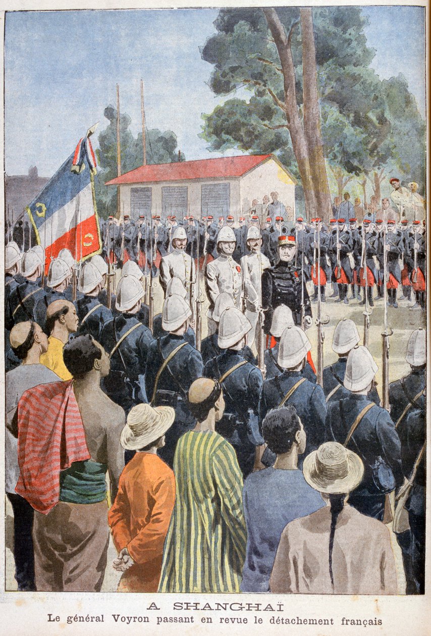 General Voyron inspiziert französische Truppen, Shanghai, 1900 von Unbekannt