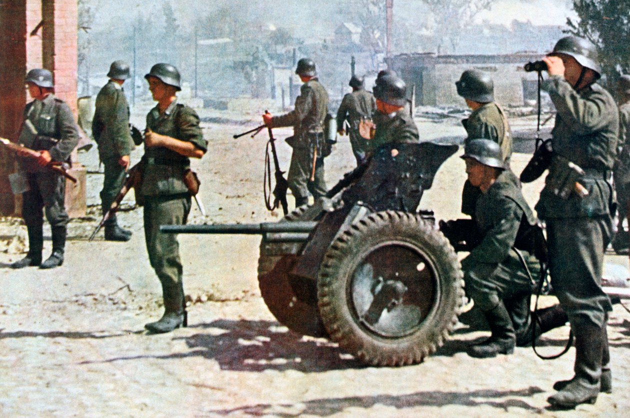 Deutsche Infanteristen mit leichter Feldartillerie, Russland, 1943 von Unbekannt