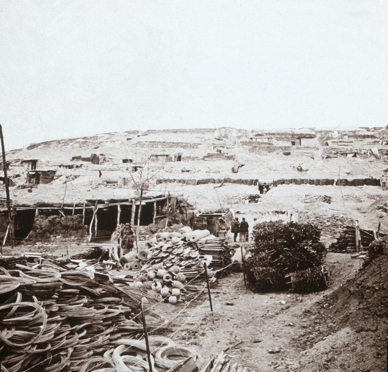 Versorgungsdepot, Massiges, Nordfrankreich, ca. 1914-1918 von Unbekannt