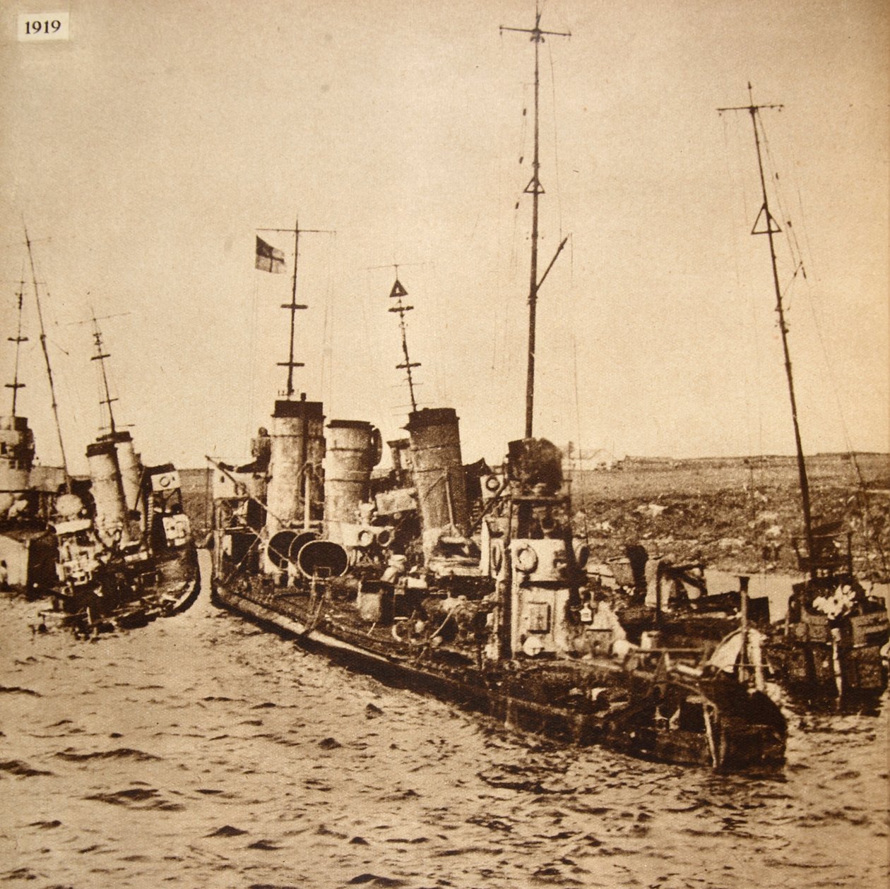 Versenkung der deutschen Flotte, Scapa Flow, 1919 von Unbekannt Unbekannt