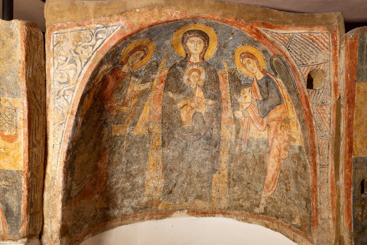 Madonna und Kind zwischen den Erzengeln von Unknown artist