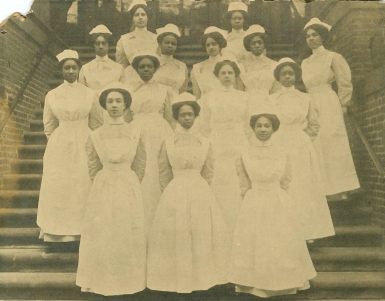 Gruppenporträt der Lincoln School Krankenschwestern von Unknown photographer