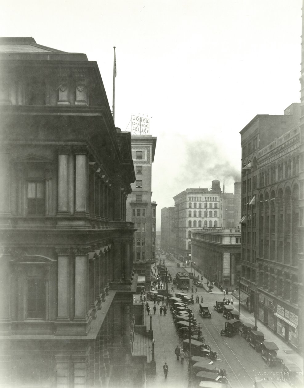 Blick nach Norden die Eighth Street hinauf in Richtung Locust Street von W.C. Persons