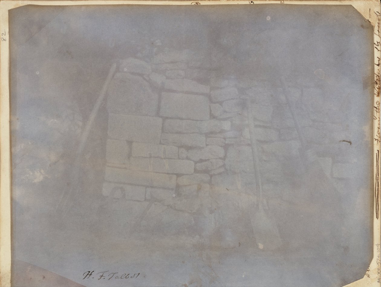 Mauer im Melonengarten, Lacock Abbey von William Henry Fox Talbot