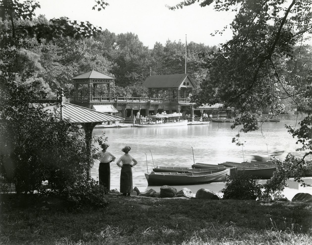 Bootshaus im Central Park, ca. 1910-21 von William Davis Hassler