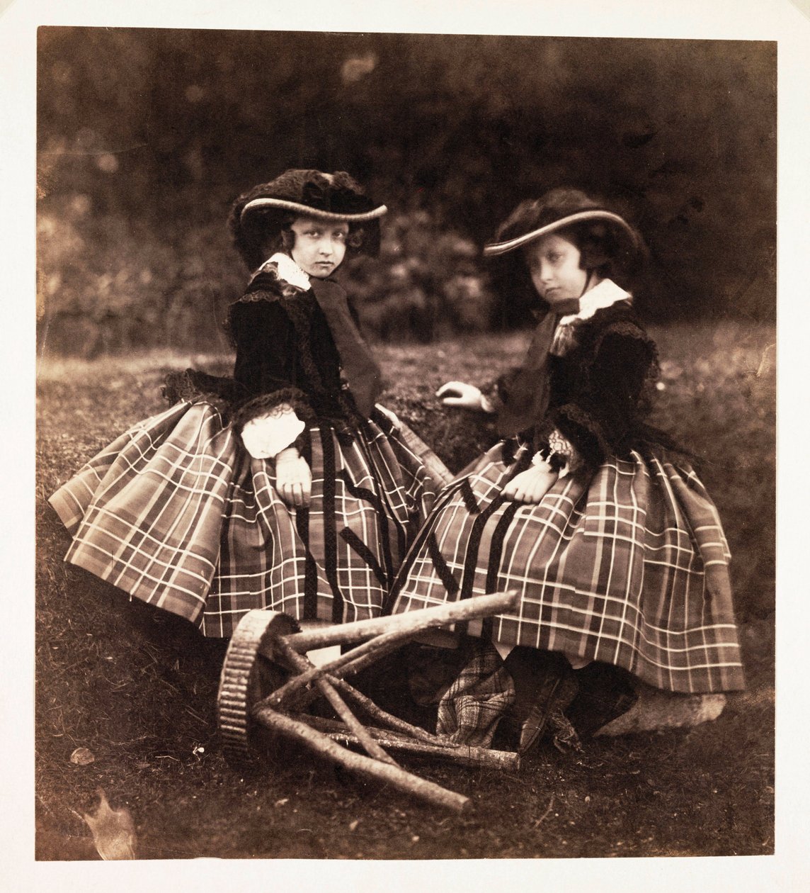 Prinzessin Helena und Prinzessin Louise von Frederick (attr. to) Barnard