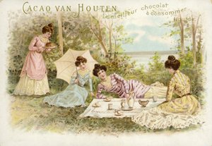 Fein gekleidete Frauen beim Picknick