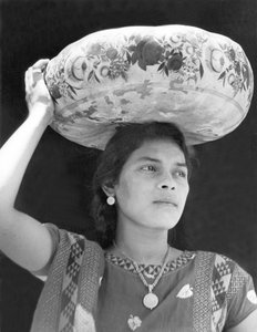 Frau in Tehuantepec, Mexiko, 1929