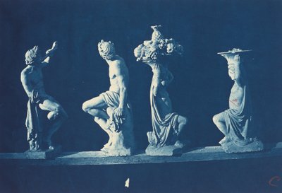 Vier Statuen von Adolphe Terris