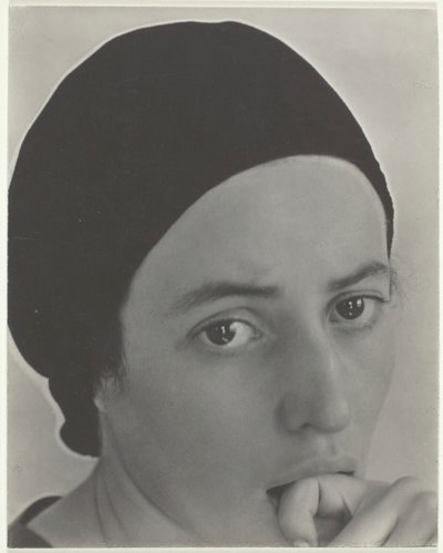 Dorothy Norman, ca. 1931 von Alfred Stieglitz
