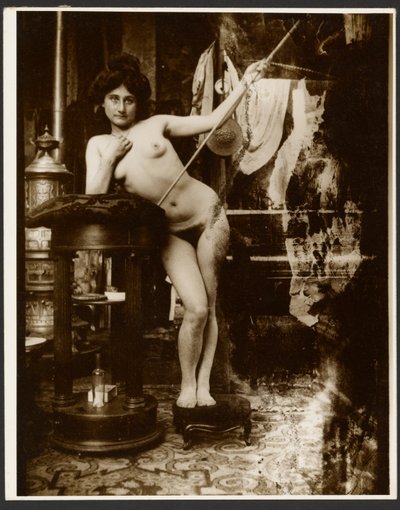Weiblicher Akt mit Speer, Paris von Alphonse Maria Mucha