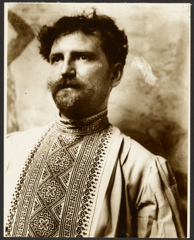 [Selbstporträt im ausgefallenen Hemd] von Alphonse Maria Mucha