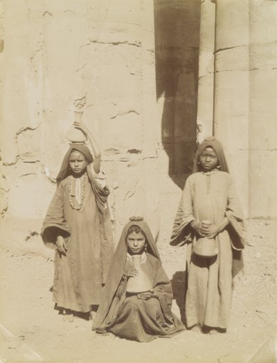 Arabische Mädchen tragen Wasser, Ägypten von Antonio Beato