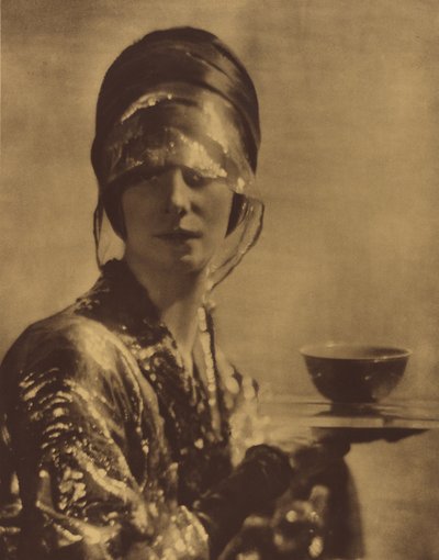 Der Becher von Baron Adolf De Meyer
