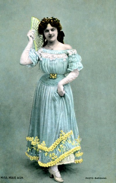 Maie Ash, Schauspielerin, 1905 von Bassano Studio