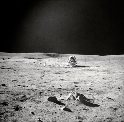 Apollo 14 EVA Ansicht, Mondoberfläche, 1971 von Edgar Mitchell