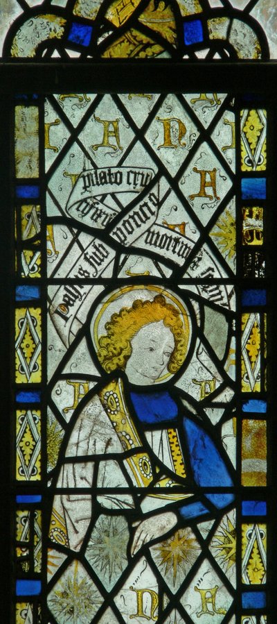 Das Ostfenster, das den heiligen Johannes darstellt von English School