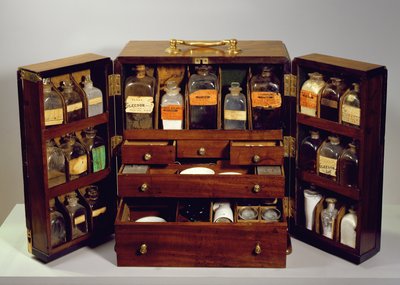 Reiseapotheke, ca. 1820 von English School