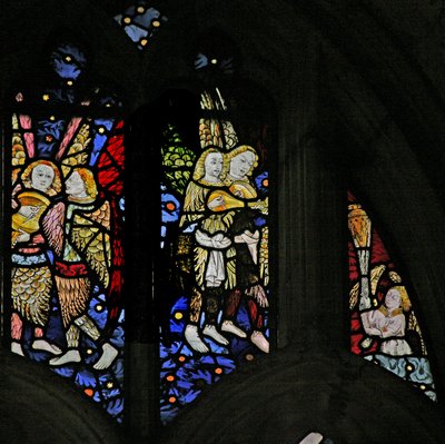 Fenster s1 mit musizierenden Engeln mit Lauten von English School