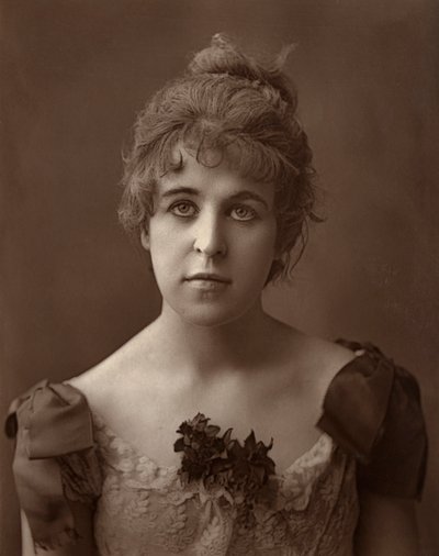 Miss Norreys, britische Schauspielerin von Ernest Barraud