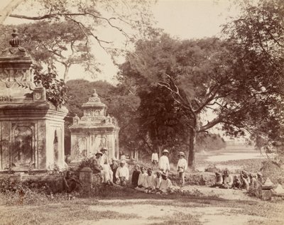 Königlicher Tank in Shwebo mit Zivilgruppe von Felice Beato