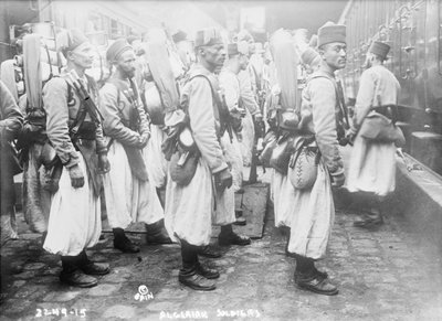 Algerische Soldaten, 1914-15 von French Photographer