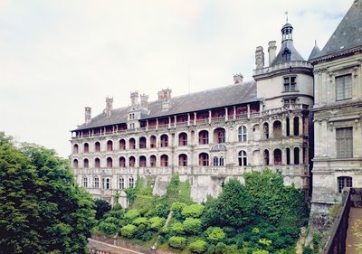 Außenansicht der Fassade des Loges von French School