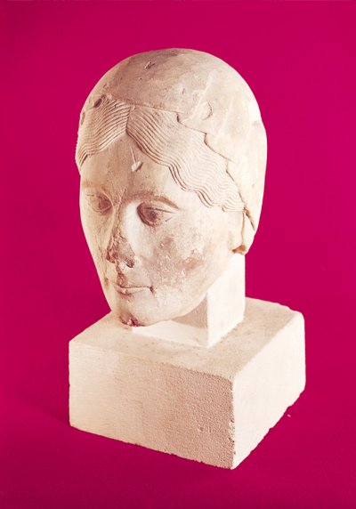 Kopf einer Frau, aus der Kathedrale von Cambrai von French School