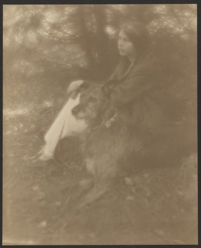 Sitzende Frau mit Hund von George H. Seeley