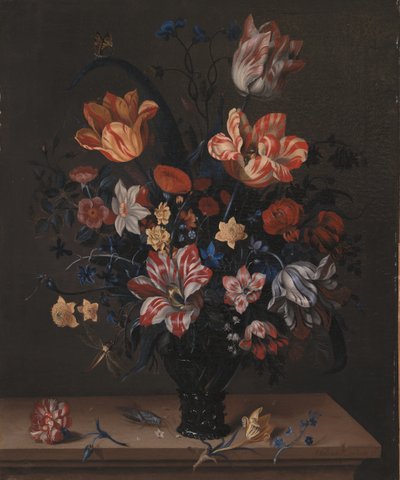 Tulpen und andere Blumen in einem Römer von Helena Roouers