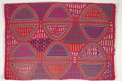 Hemdplatte (Mola), ca. 1950 von Kuna Indian Culture