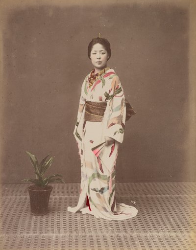 Frau mit Topfpflanze von Kusakabe Kimbei