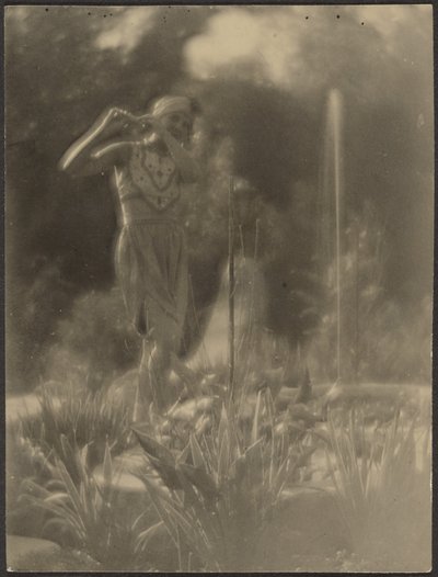 Tänzerin im Garten von Louis Fleckenstein