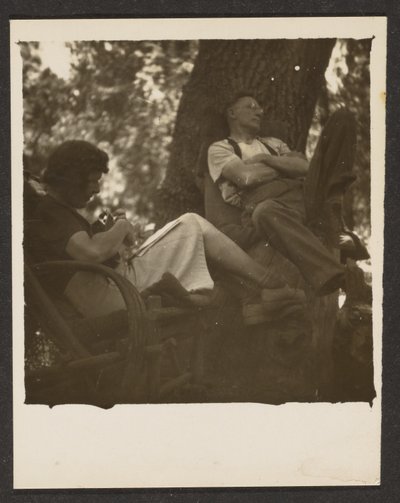 Florence und Ehemann im Wald von Louis Fleckenstein
