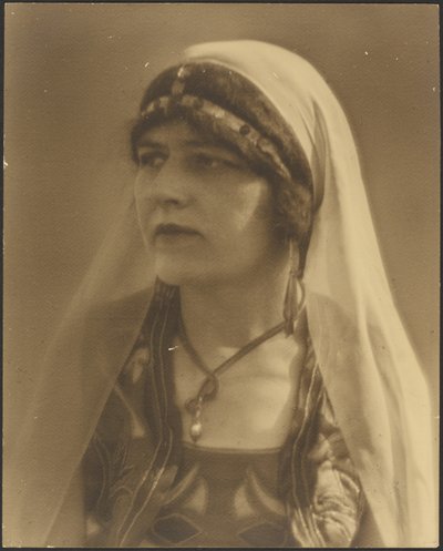 Porträt eines Nautch-Mädchens von Louis Fleckenstein